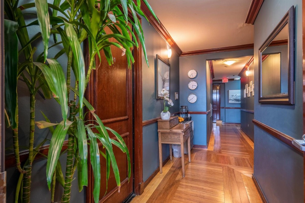 Ocean Luxury Lofts and Suites Image 12