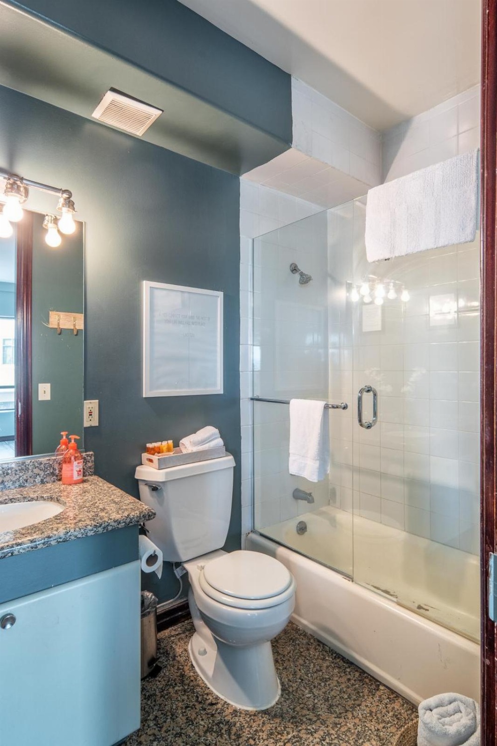Ocean Luxury Lofts and Suites Image 19